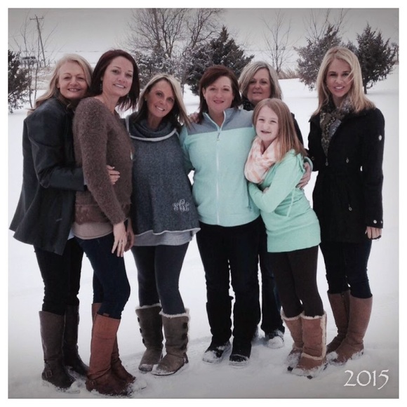 Meet your Posher, Shelly - Picture 1 of 1